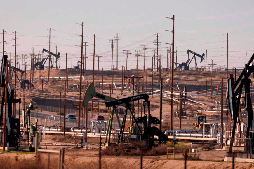 Petróleo cae más de 5% ante optimismo de un posible acuerdo sobre la guerra en Oriente Medio