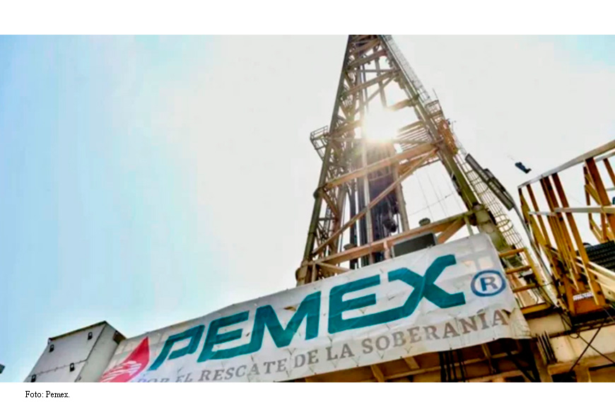 Pemex paga al gobierno federal 4.1 bdp y recibe por tranferencias 1 bdp en sexenio de AMLO