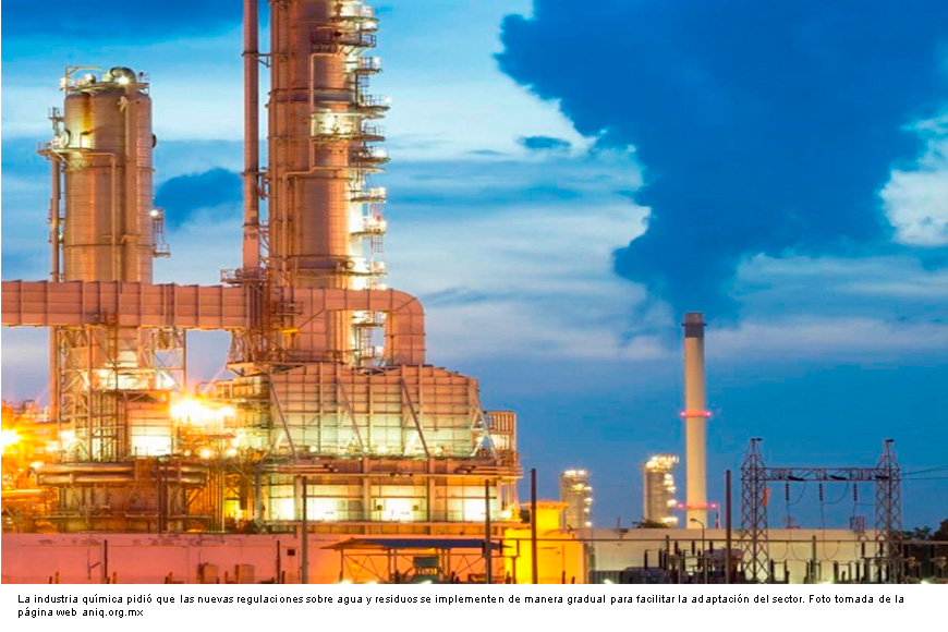 Regulaciones a industria química deben ser implementadas de forma gradual: expertos