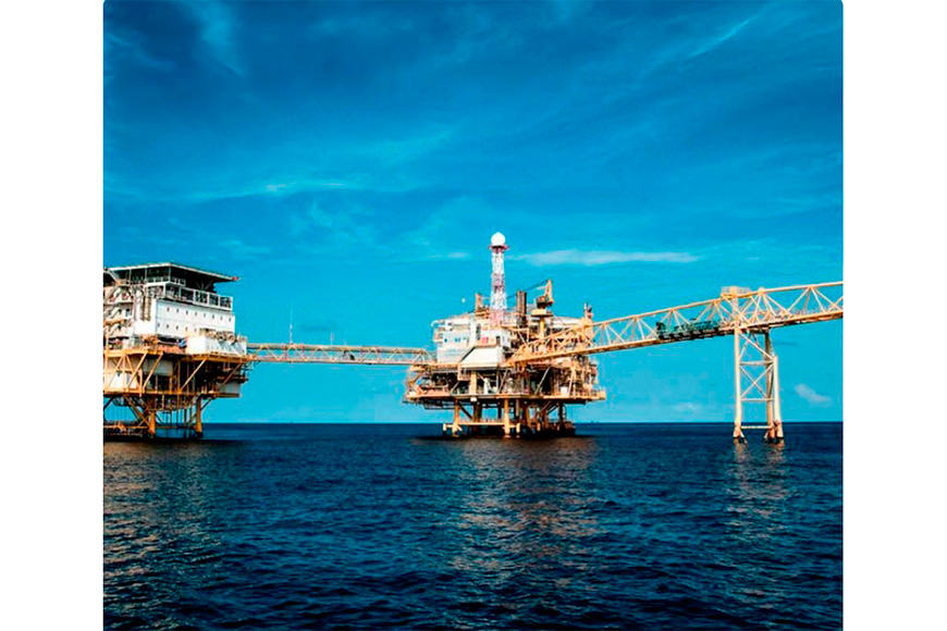 Acuerdo Pemex-Petrobras: México buscará hidrocarburos en aguas profundas y expertos alertan por riesgos de derrames y opacidad