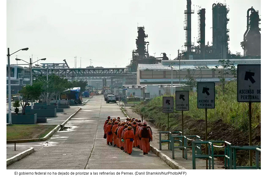 Las refinerías de Pemex alcanzan la cifra prometida de un millón de barriles