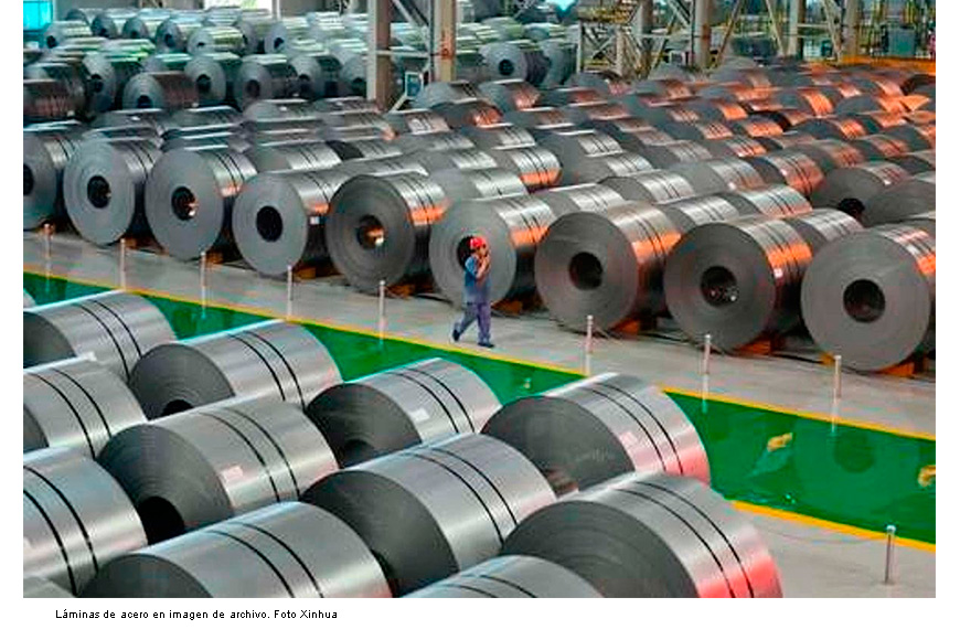 Trump firma aval para producir más aluminio en EU y bajar aranceles de importación