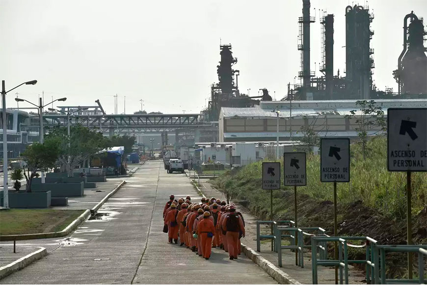 Las refinerías de Pemex arrastran una mala racha y se alejan de la meta