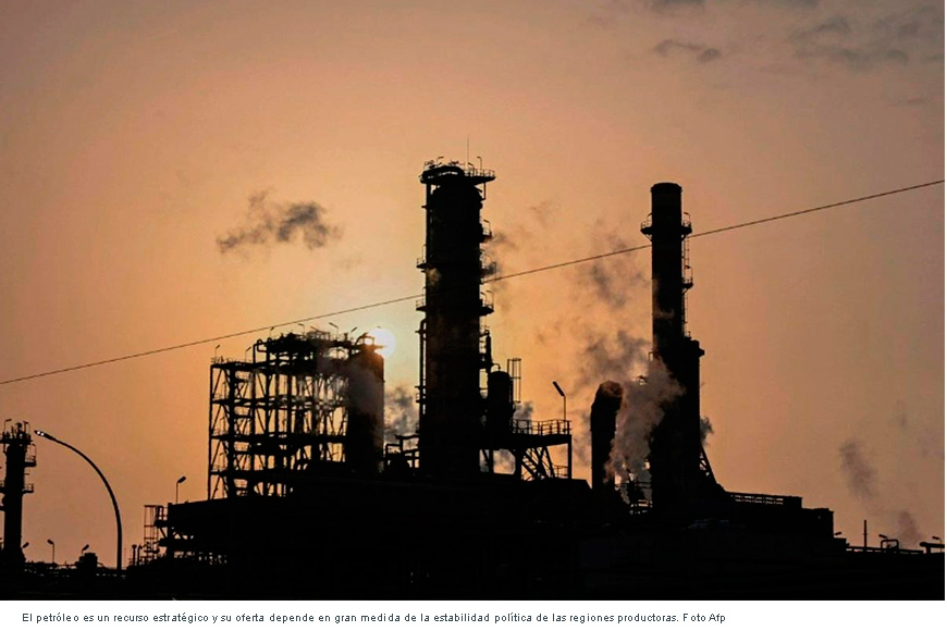 Barril de petróleo vuelve a subir hasta 6%