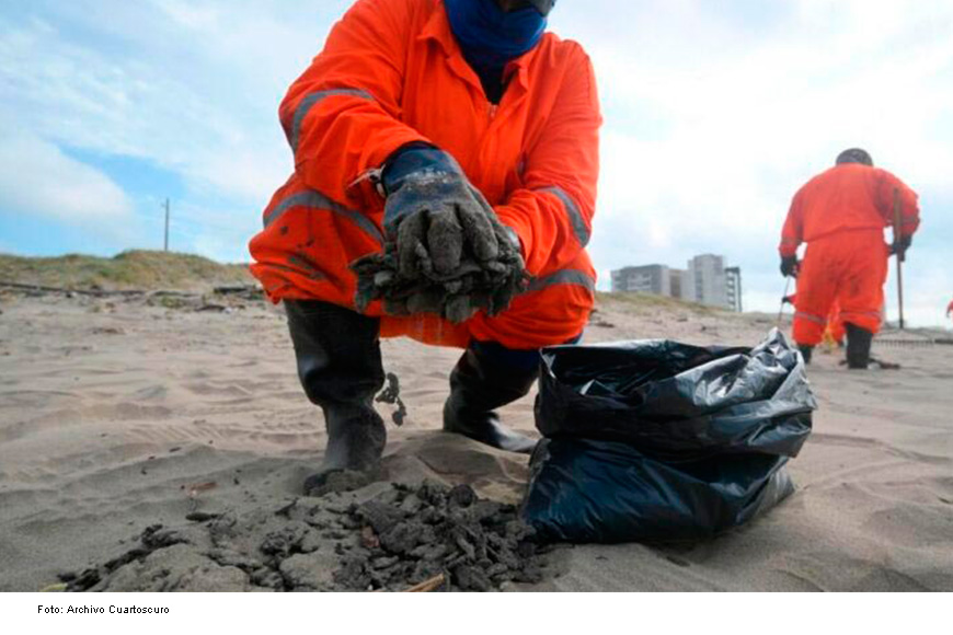 Marina revela 3 focos de contaminación por hidrocarburos en el Golfo de México