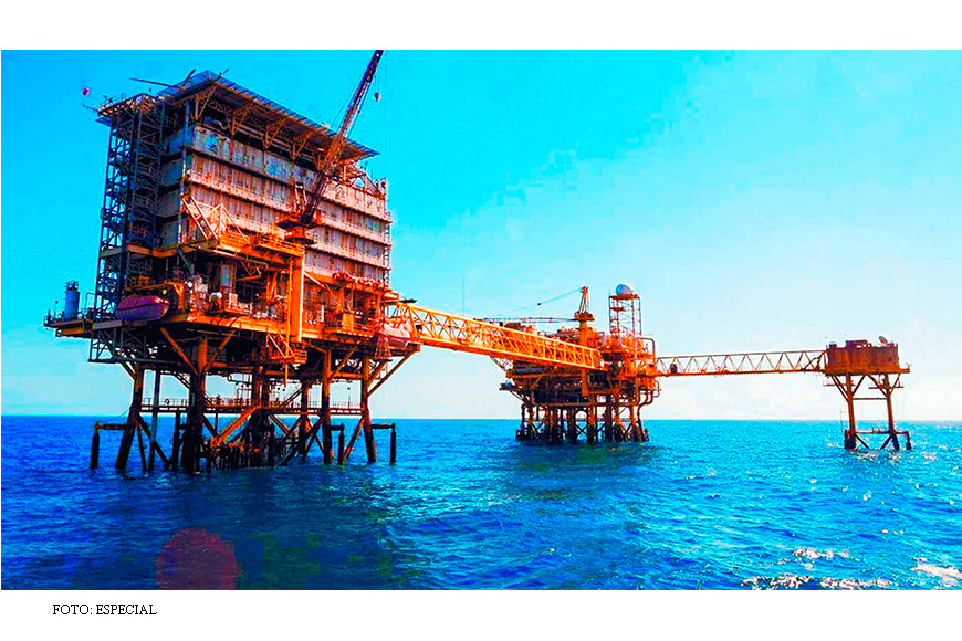 Petróleo cae 1.8% por menor panorama para la demanda por la guerra comercial